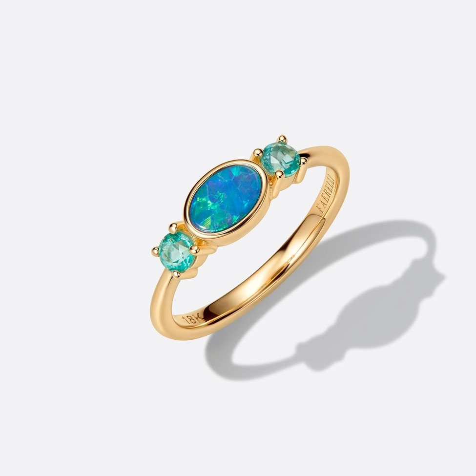 Blu di Capri 18k Gold Ring with Natural Blaco Opal Doublet and High Quality Natural Emerald